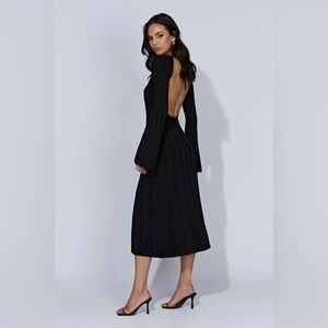 Meshki Juniper Flare Sleeve Knit Midi Dress in Size Small